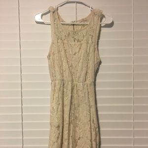 Cute lace dress!